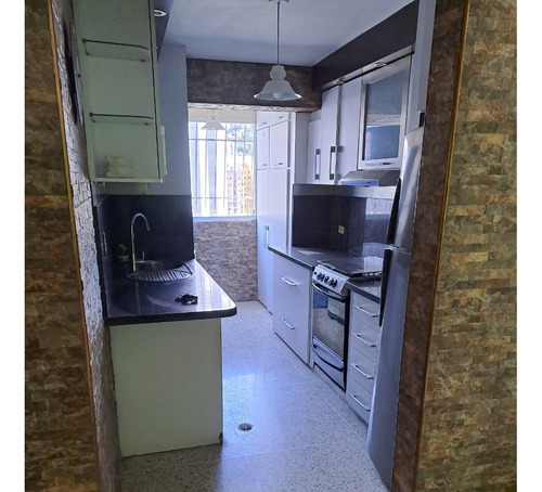 Apartamento Remodelado En Palo Verde, Cerca Del Centro Comercial Y Estación De Metro