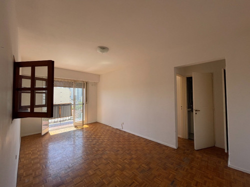 Imagen 2 de 14 de Departamento Dos Ambientes Con Balcón En Piso Alto Saavedra En Venta