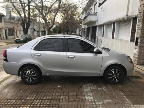 Imagen 2 de 10 de Toyota Etios Platinum