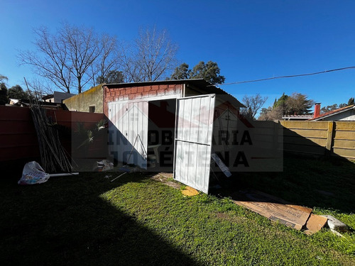 Casa Alpina 6 Dorm. Con Pileta Y Superficie De 1004 M2 En Venta - Calle Las Tropas E/ 52 Y 54, Barrio Parque - General Belgrano.