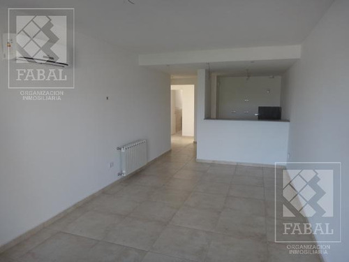 Imagen 7 de 18 de Departamento Venta Centro Neuquén, 2 Dormitorios, Baño, Patio Y Cochera