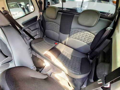 Imagem 10 de 14 de Fiat Strada 1.8 3p Flex Adventure Cabine Dupla