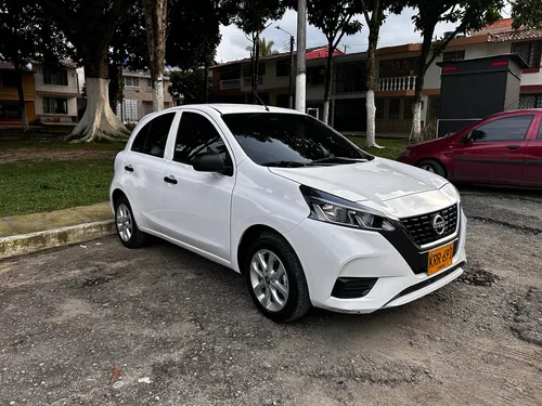 Nissan March 1.6 Sense At