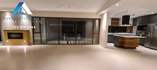 Casa De Una Sola Planta Con Carriles De Nado En Venta O Renta Metepec