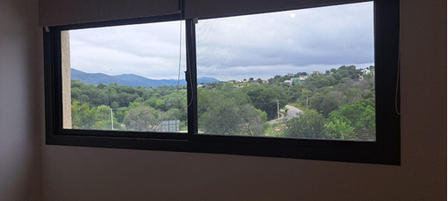 Se Vende Duplex Con Pileta Y Cochera En Carlos Paz