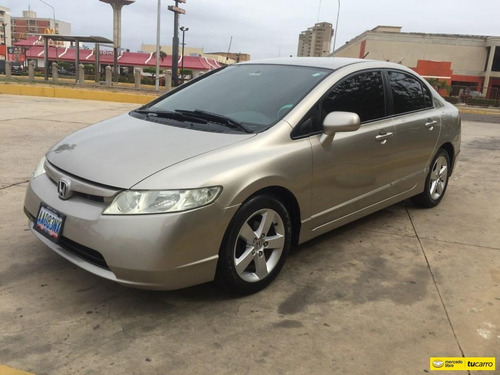 Honda Civic .