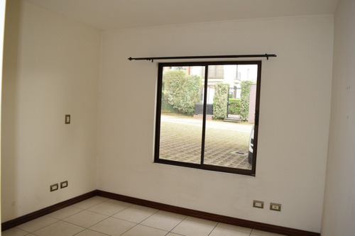 Vendo Apartamento Condominio Vistas De Cariari, Belén. En Primer Piso, Dos Parqueos