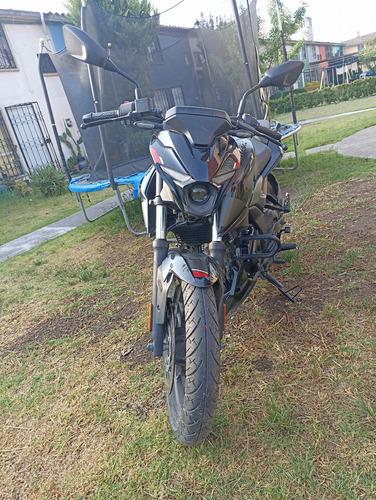 Bajaj Pulsar N250 2023, Color Negro, En Excelentes Condicion