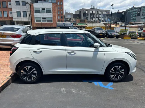 Suzuki Swift 1.2 Híbrido GLX Aut