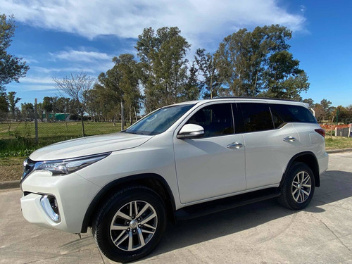 Imagen 1 de 13 de Toyota Sw4 2016 2.8 Srx 177cv 4x4 7as At