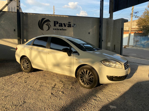 Fiat Linea 1.8 16v Essence Flex Dualogic 4p