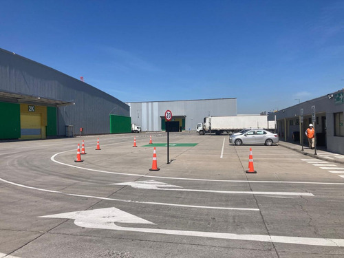 Arriendo Bodega De 1.805 M2 En Parque Industrial Lo Boza.