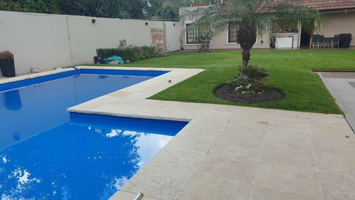 Maravillosa Casa A La Venta En Distinguida Zona!!