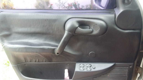 Vendo Corsa Sedan Da Chevrolet Na Cor Prata 4 Portas