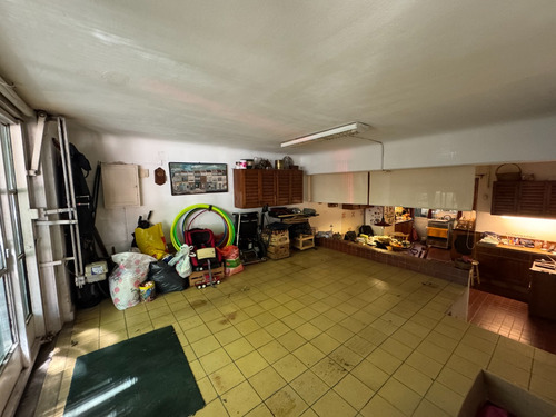 Venta De Casa En Cordón ¡3 Dormitorios, Escritorio, Dos Baños, Parrillero Y Garage!