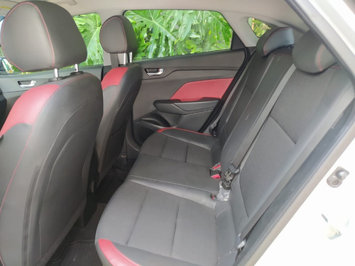 Imagen 7 de 9 de Hyundai Accent 5 Ptas Gls Aut 1.6l 2019