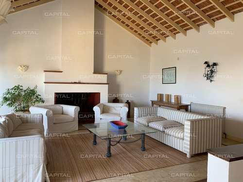 Casa En Venta La Barra Punta Del Este- Ref: 25518
