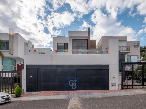Casa En Venta En Colonia Santa Rosa De Jauregui, Querétaro, Querétaro