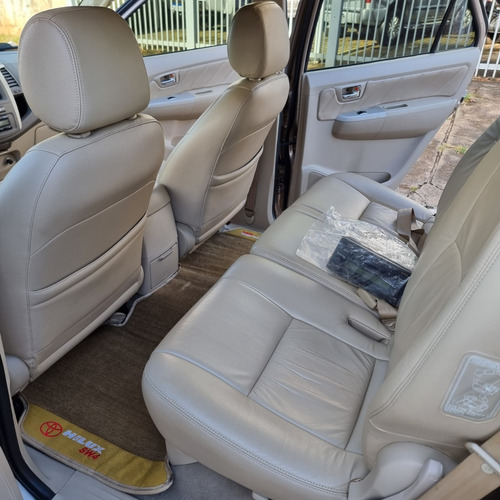 Imagem 8 de 13 de Hilux Sw4 3.0 4x4 Diesel 2008, Automática, Super Conservada