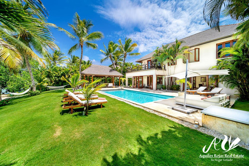 Hermosa Villa De Diseño Tropical En Punta Cana