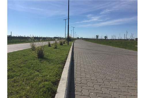 Lote En Venta A La Laguna, En Magallanes, Hudson, Berazategui. Con Proyecto Aprobado
