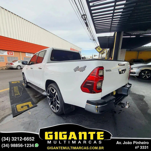 Toyota Hilux CD SRX 4X4 2.8 TDI 16V DIESEL AUT.