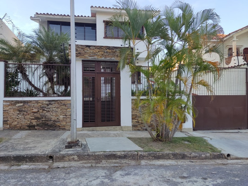 Casa En El Parral En Venta.- 1789 Inmobiliaria Maggi.