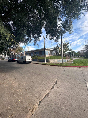 Atención Inversores! Vendo Dos Propiedades De Más De 300m2 Prox Carlos María Ramirez Y Manuel Herrera Y Obes