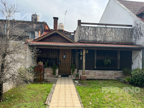 Casa En Lote Propio En Venta - Chilavert