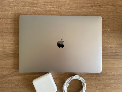 Macbook Pro 2019 15 2.4 Ghz 8-core I9 32gb Ram 1tb Ssd Macbook Pro 2019 15 2.4 Ghz 8-core I9 32gb Ram 1tb Ssd