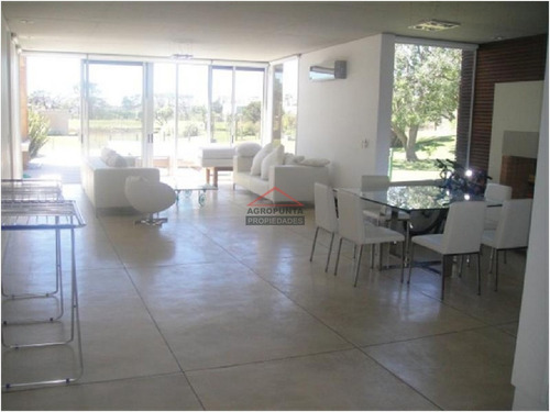 Casa En Rincã³n Del Indio, 3 Dormitorios *- Ref: 3948