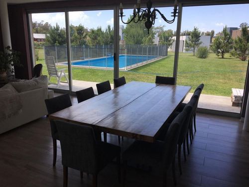 Imagen 2 de 13 de Venta Chalet - Rumenco - 6 Ambientes
