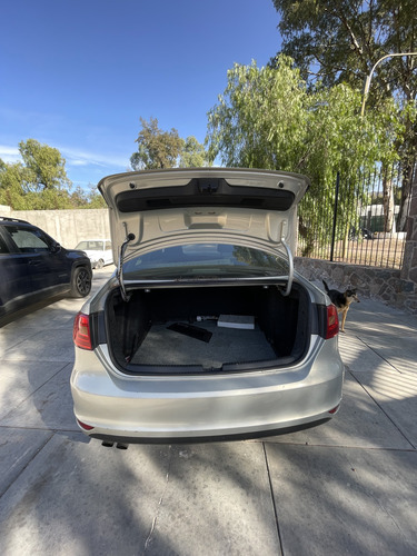 Volkswagen Vento 2.0 Advance I 110cv