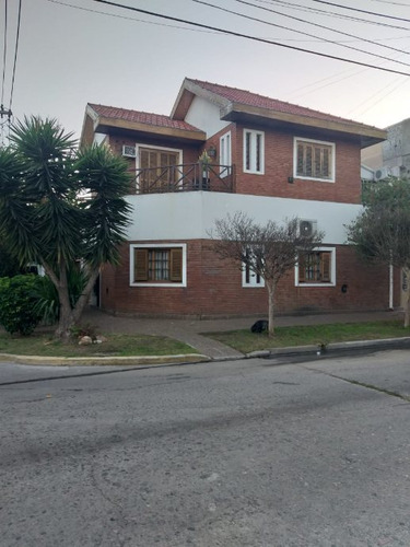 Chalet En Venta Con Permuta En Lanus Oeste