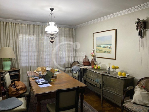 Casa En Venta De 4 Dorm. En Las Condes