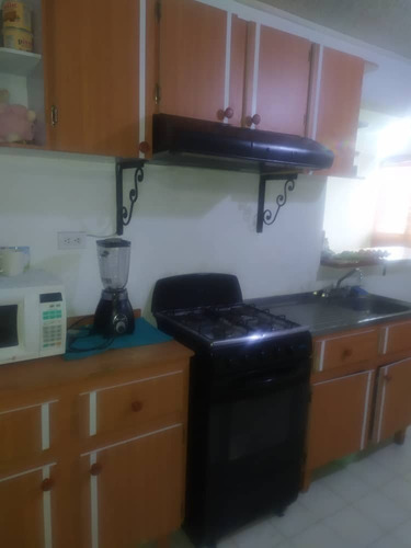 Imagen 3 de 10 de Rosmeli Vende Cómodo Apartamento En Res. Don Bosco Al Lado Del C.c La Granja Naguanagua