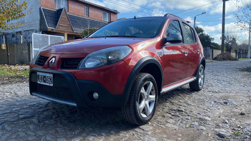 Imagen 2 de 12 de Renault Sandero Stepway 1.6 Confort 105cv 2010