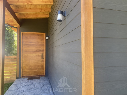 Casa En Venta De 4 Dorm. En Pucón