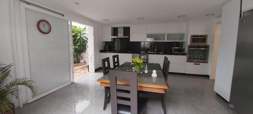 Imagen 9 de 13 de Casa En Venta Los Naranjos Del Cafetal 22-6932 Renta House Los Samanes