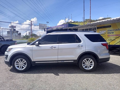 Imagen 8 de 16 de Ford Explorer Limited