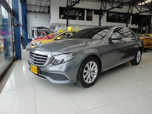 Mercedes-Benz E200 AVANTGARDE