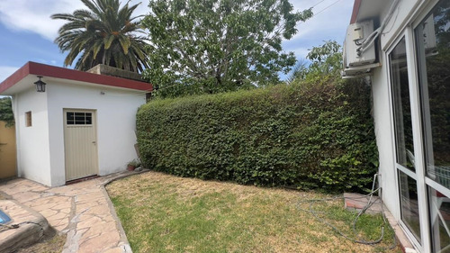 Casa Chalet En Venta Ubicado En Ituzaingó, G.b.a. Zona Oeste, Argentina