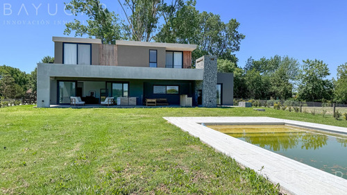 Venta Casa - Barrio El Millord / Pilara - Vista A Cancha De Polo