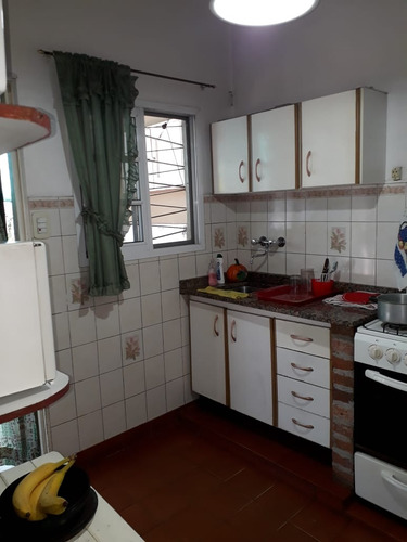 Imagen 9 de 10 de Venta De Ph Al Frente Sobre Avenida Espora