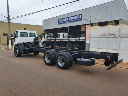 Ford Cargo 2422
