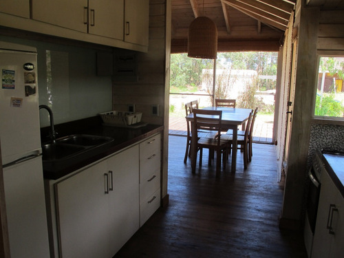 Imagen 19 de 30 de Punto Río | Tres Casas En Un Padrón, Cómodas Y En Excelente Estado
