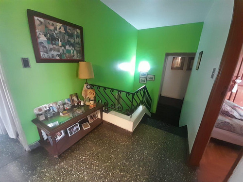 Venta - Casa En Haedo 5 Ambientes.