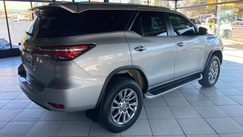 Imagem 5 de 13 de Toyota Hilux Sw4 2.8 D-4d Turbo Diesel Srx 7l 4x4