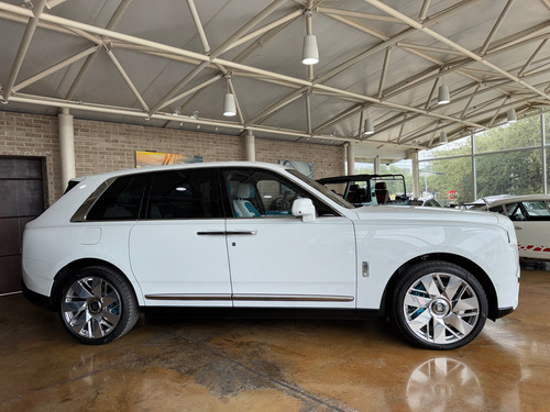 Rolls Royce Cullinan 2025