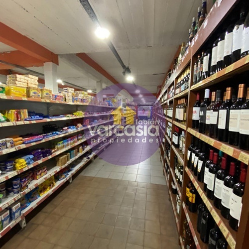Imagen 5 de 5 de Venta - Galpón/supermercado + Casa 3 Ambientes - Jose Garibaldi 1932 Hurlingham